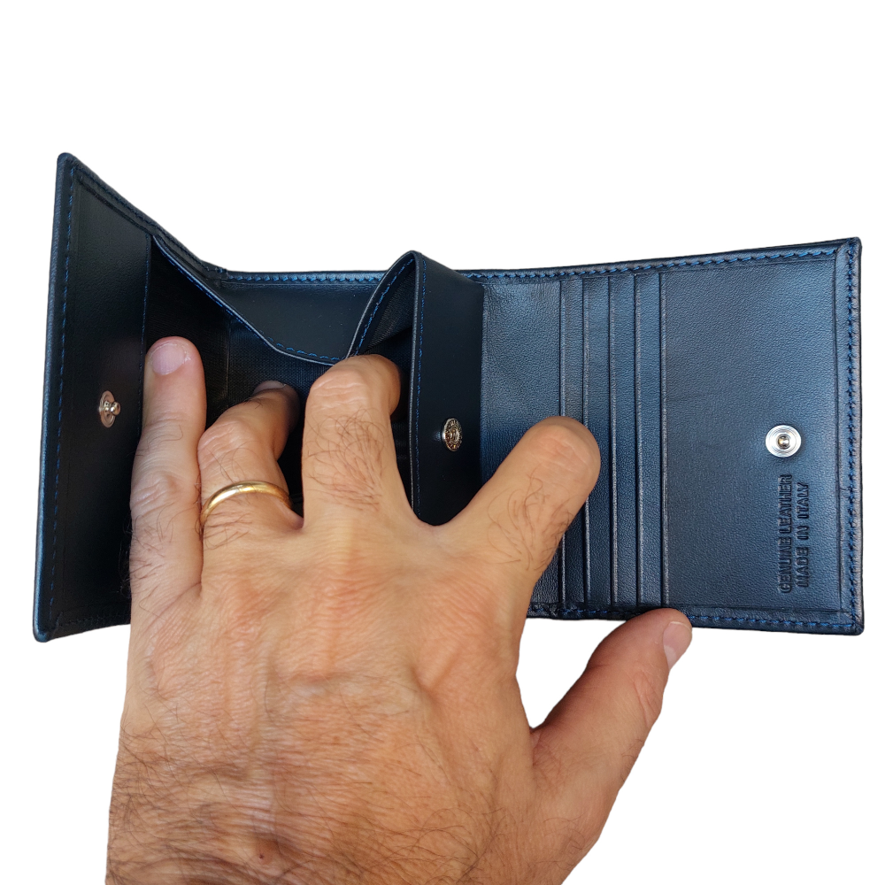 Men's wallet with blue coin pocket