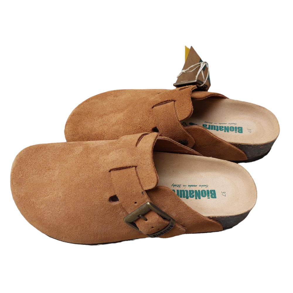 Cognac suede clogs