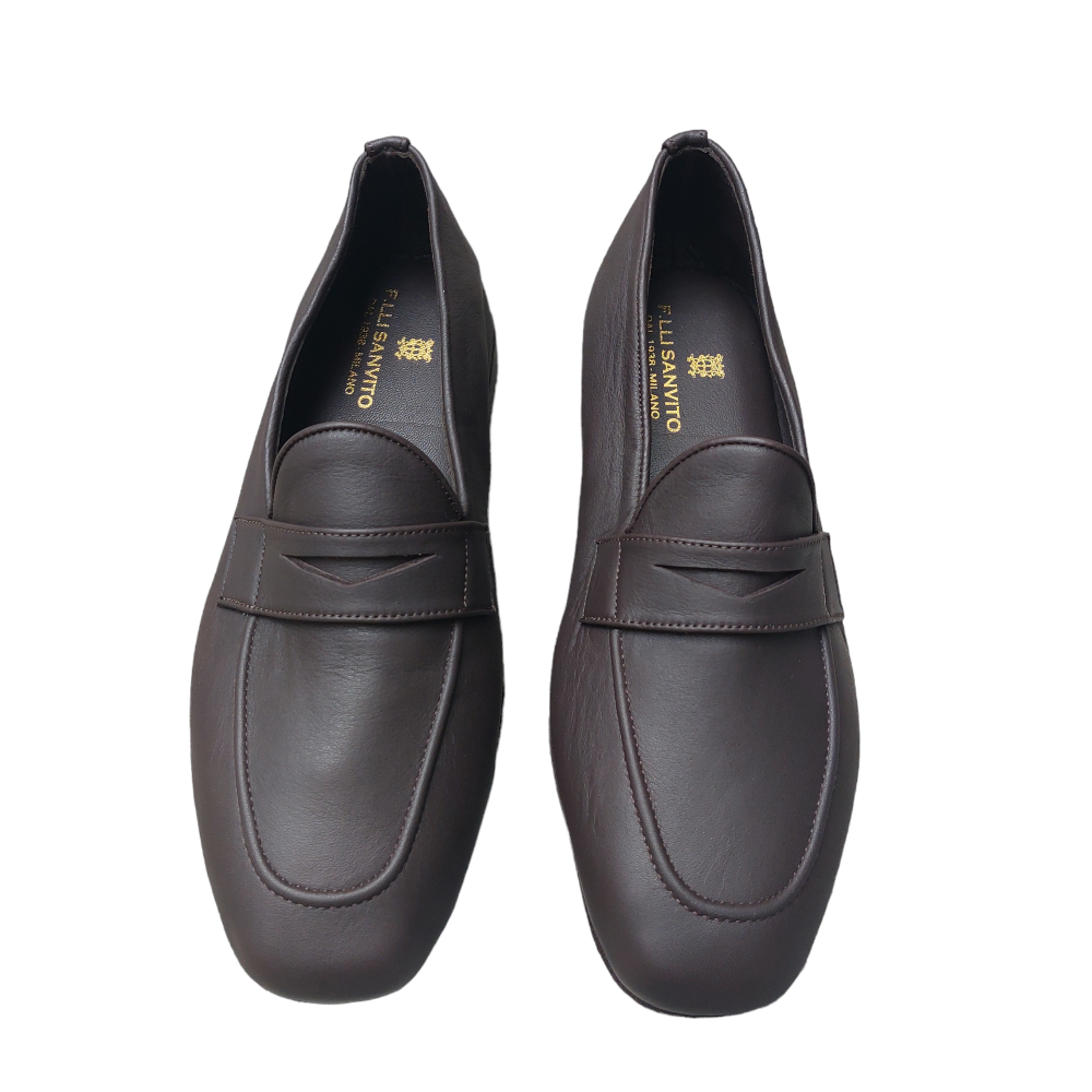 Closed Slippers in Dark Brown Leather