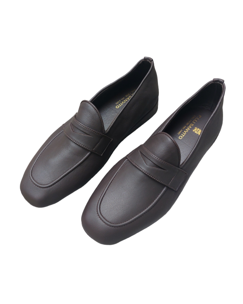 Closed Slippers in Dark Brown Leather