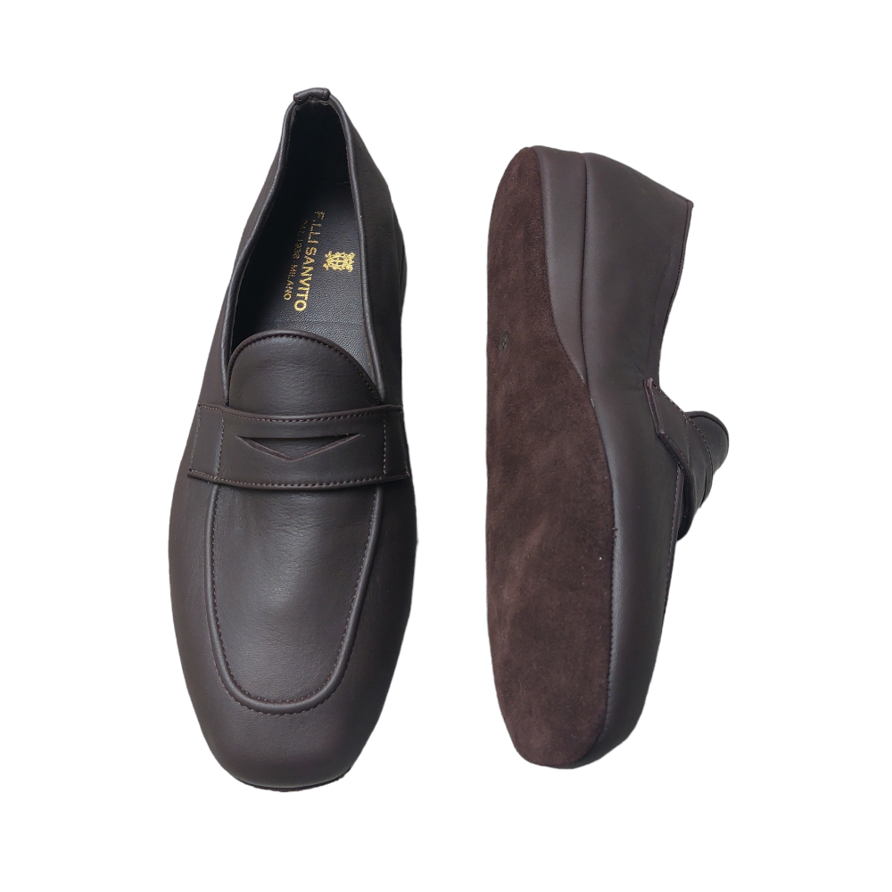Closed Slippers in Dark Brown Leather