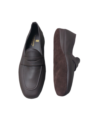 Closed Slippers in Dark Brown Leather