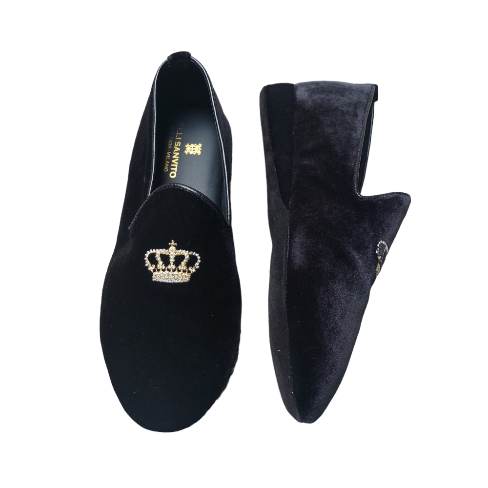 Black velvet closed slippers with crown