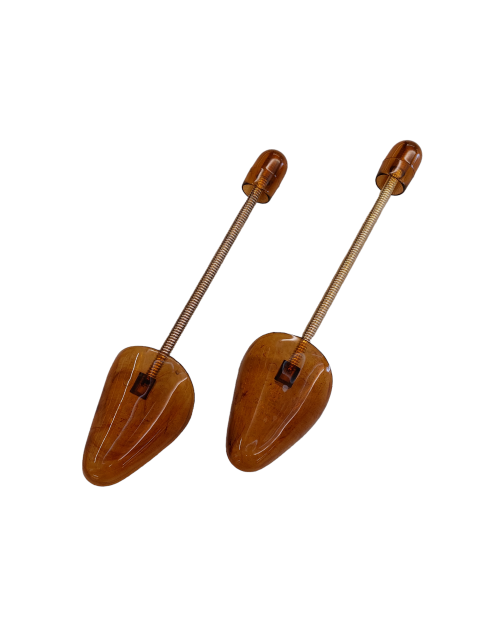 Shoe trees for elegant shoes
