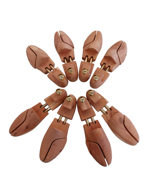 SUPER PROMOTION: FAN OF 4 PAIRS OF CEDAR SHOE TREES