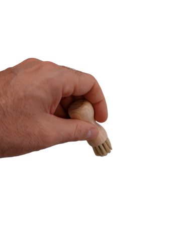 Brush polish spreader