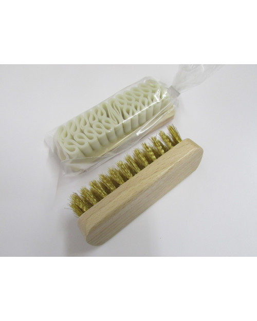 Large suede brushes