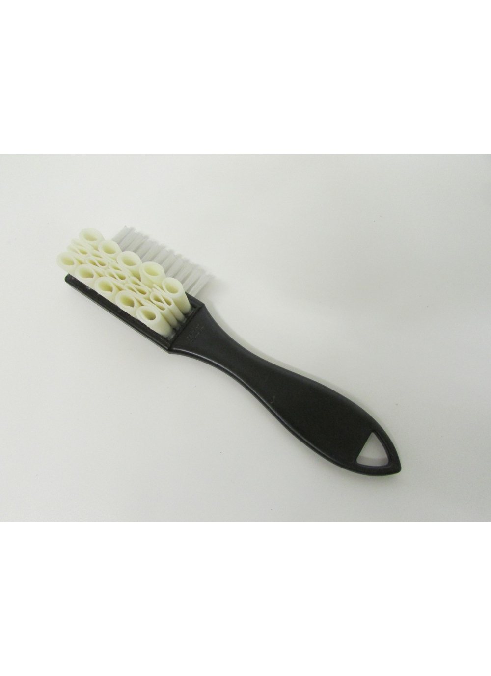 Para and nylon brush for suede