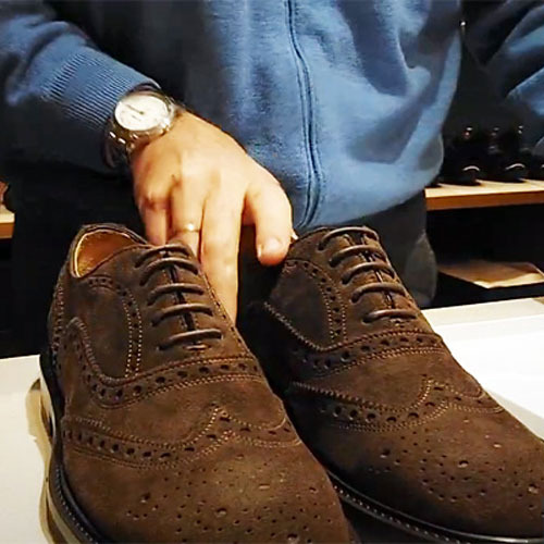 Come trattare le scarpe scamosciate