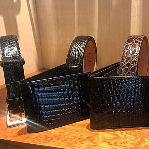 Accessori uomo in pelle di coccodrillo e cervo: artigianalità e qualità come segni distintivi